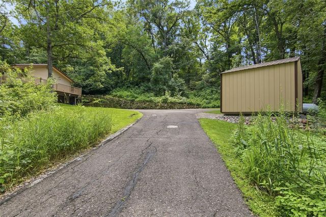 E865 Woodridge Drive, Eau Claire, WI 54701