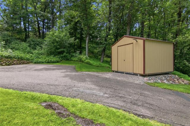 E865 Woodridge Drive, Eau Claire, WI 54701