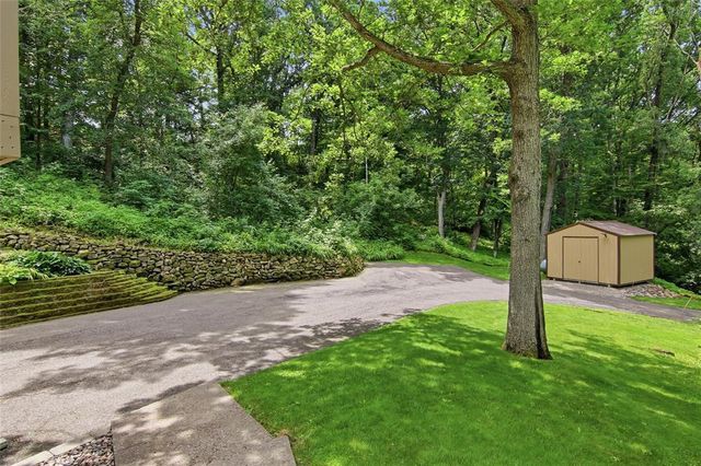 E865 Woodridge Drive, Eau Claire, WI 54701