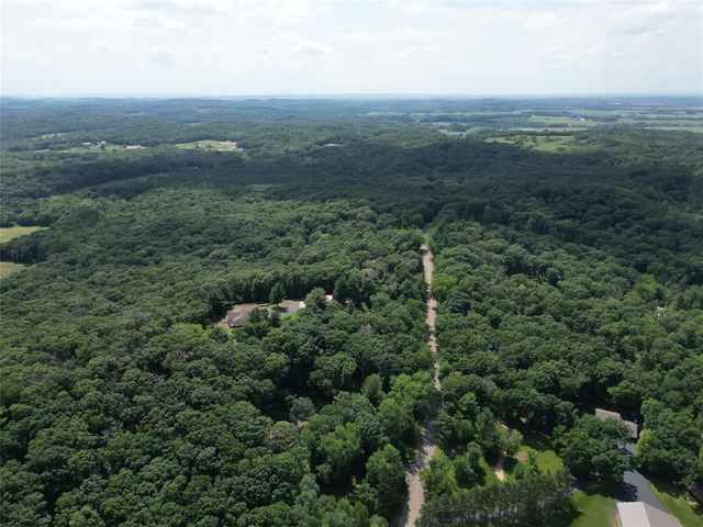 E865 Woodridge Drive, Eau Claire, WI 54701