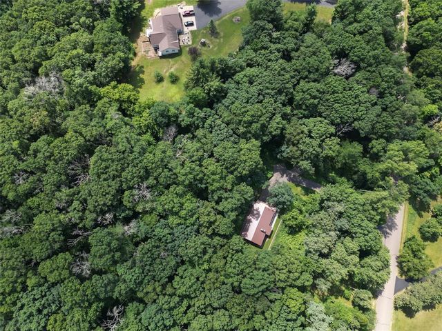 E865 Woodridge Drive, Eau Claire, WI 54701