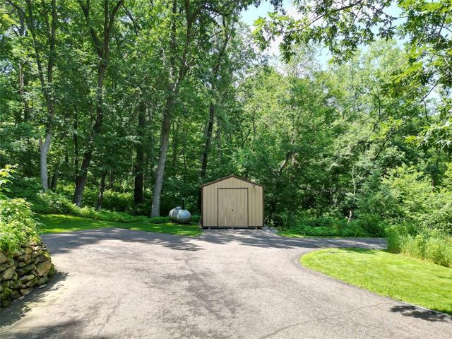 E865 Woodridge Drive, Eau Claire, WI 54701