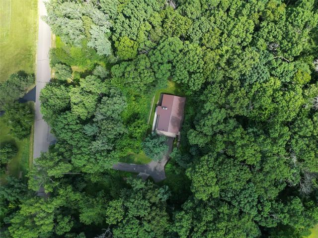E865 Woodridge Drive, Eau Claire, WI 54701