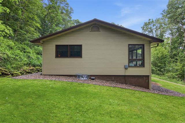 E865 Woodridge Drive, Eau Claire, WI 54701