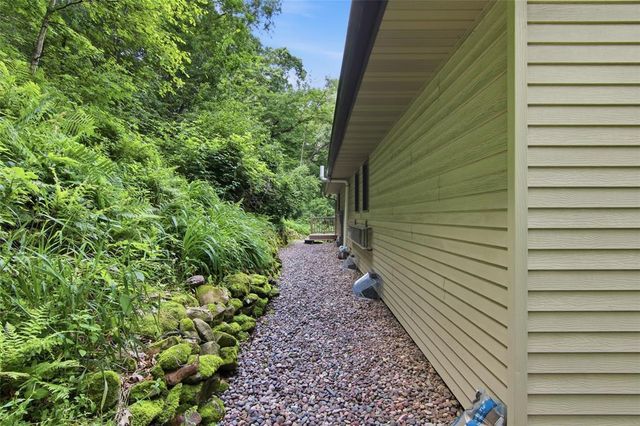 E865 Woodridge Drive, Eau Claire, WI 54701