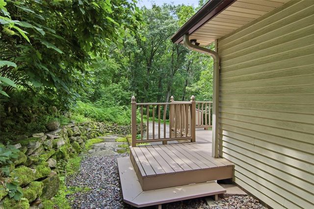 E865 Woodridge Drive, Eau Claire, WI 54701