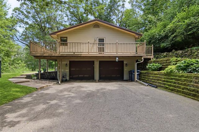 E865 Woodridge Drive, Eau Claire, WI 54701