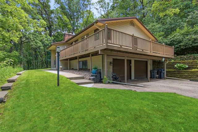E865 Woodridge Drive, Eau Claire, WI 54701
