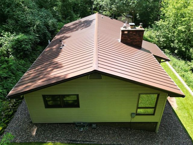 E865 Woodridge Drive, Eau Claire, WI 54701