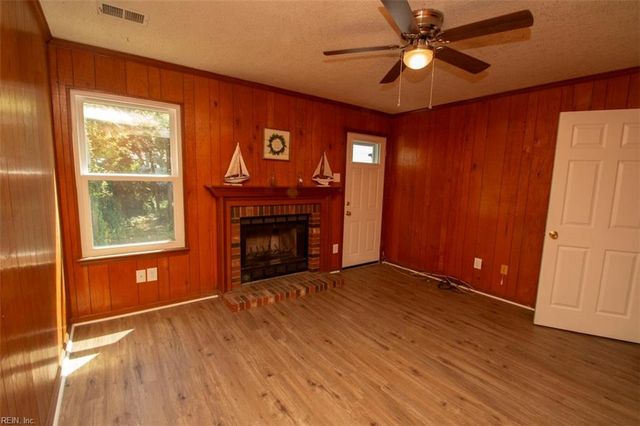 924 Daniel Maloney DR, Virginia Beach, VA 23464