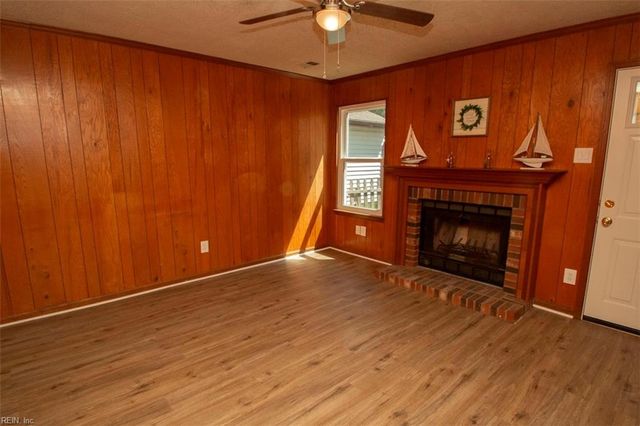 924 Daniel Maloney DR, Virginia Beach, VA 23464