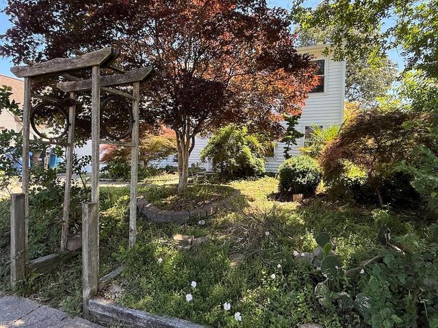 924 Daniel Maloney DR, Virginia Beach, VA 23464