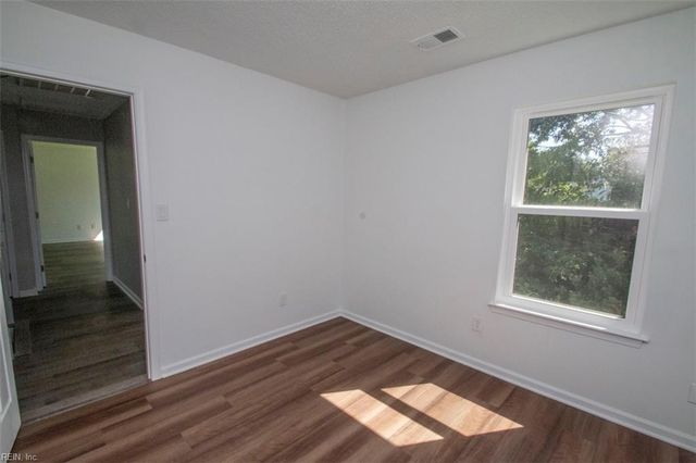 924 Daniel Maloney DR, Virginia Beach, VA 23464