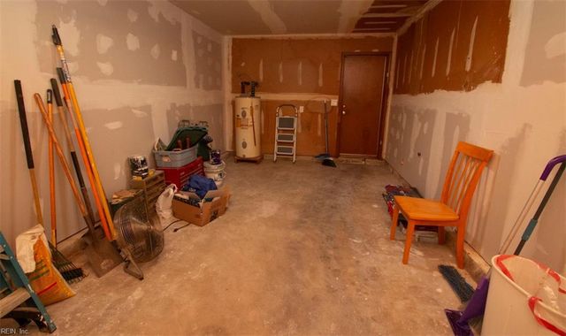 924 Daniel Maloney DR, Virginia Beach, VA 23464