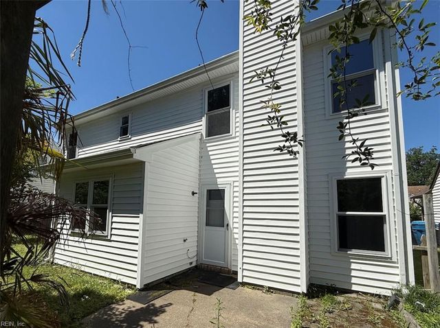 924 Daniel Maloney DR, Virginia Beach, VA 23464