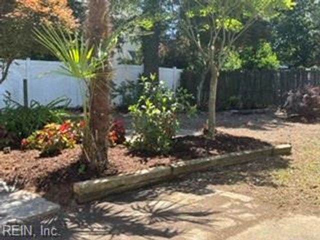 924 Daniel Maloney DR, Virginia Beach, VA 23464