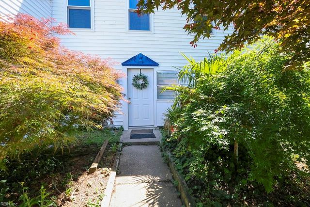 924 Daniel Maloney DR, Virginia Beach, VA 23464