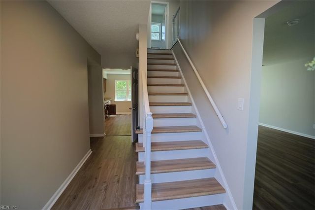 924 Daniel Maloney DR, Virginia Beach, VA 23464