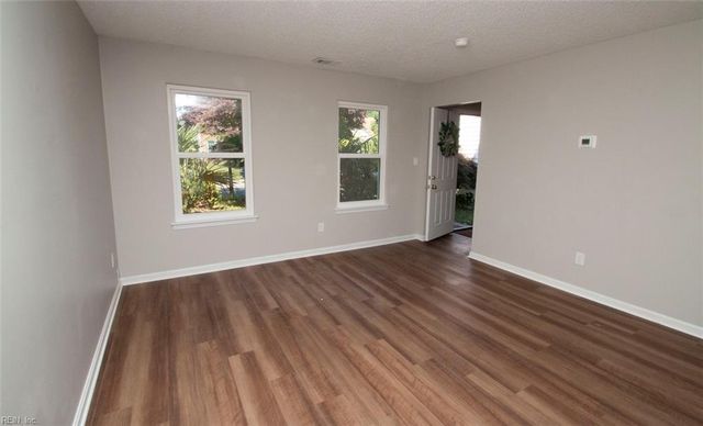 924 Daniel Maloney DR, Virginia Beach, VA 23464
