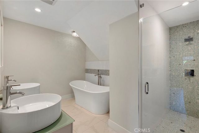 11661 Picturesque Dr, Studio City, CA 91604