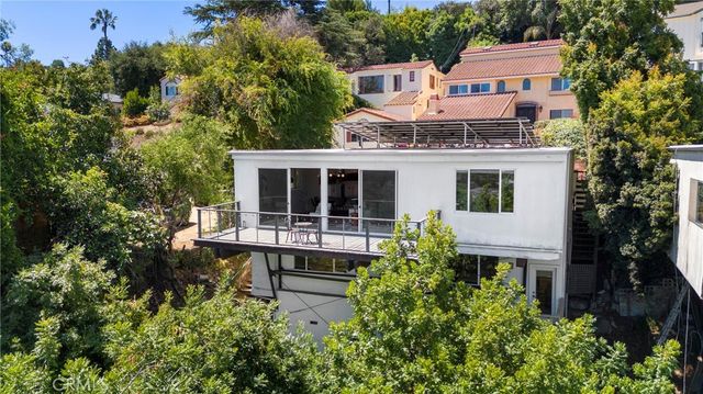 11661 Picturesque Dr, Studio City, CA 91604