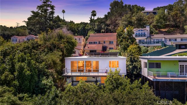 11661 Picturesque Dr, Studio City, CA 91604