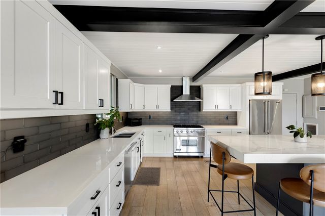 11661 Picturesque Dr, Studio City, CA 91604
