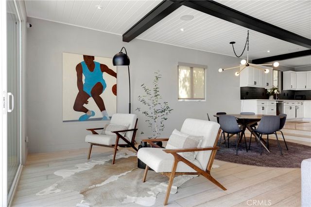 11661 Picturesque Dr, Studio City, CA 91604