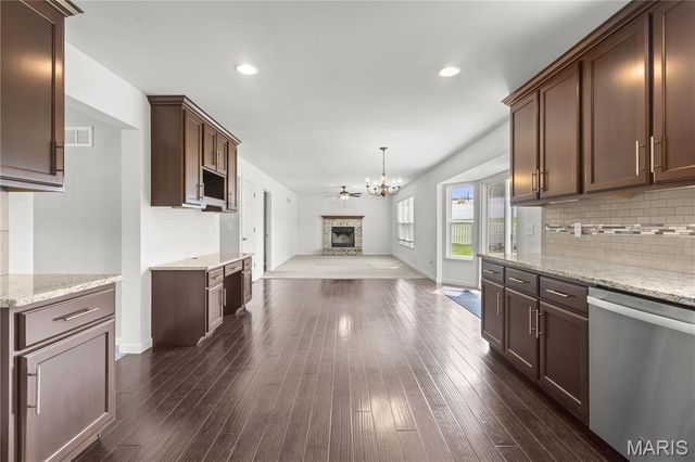 608 Louisbourg Drive, Hillsboro, MO 63050