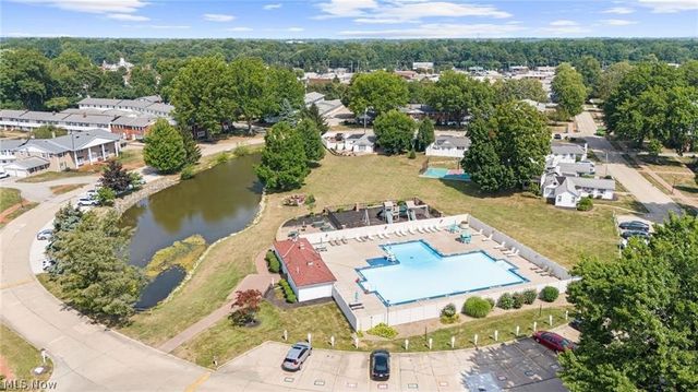 4 Meadowlawn 4, Mentor, OH 44060
