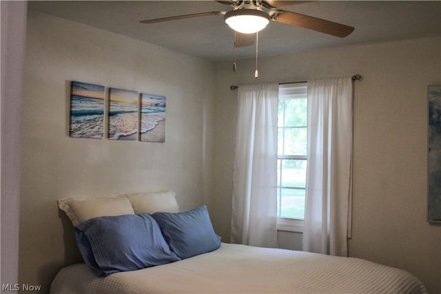 4 Meadowlawn 4, Mentor, OH 44060