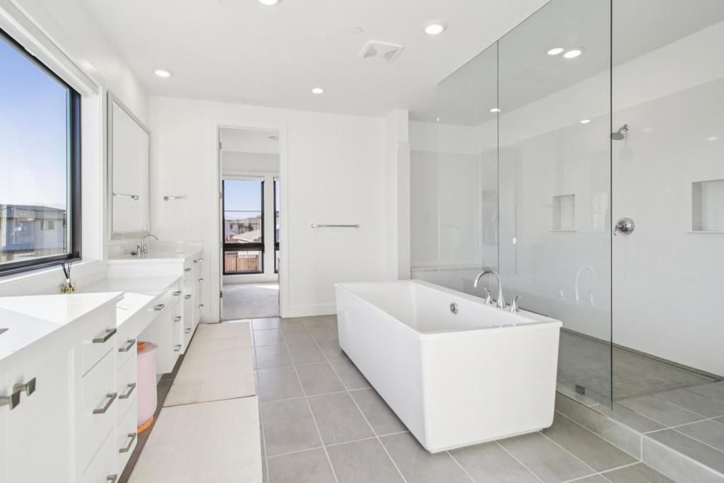 Image 10 of property listing at 18471 Corte Zapala, Morgan Hill, CA 95037