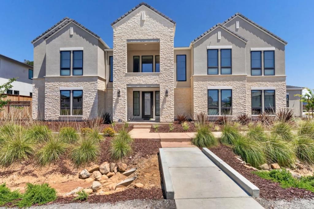 Image 2 of property listing at 18471 Corte Zapala, Morgan Hill, CA 95037