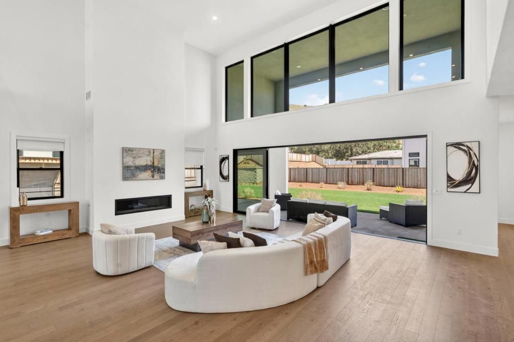 Image 3 of property listing at 18471 Corte Zapala, Morgan Hill, CA 95037