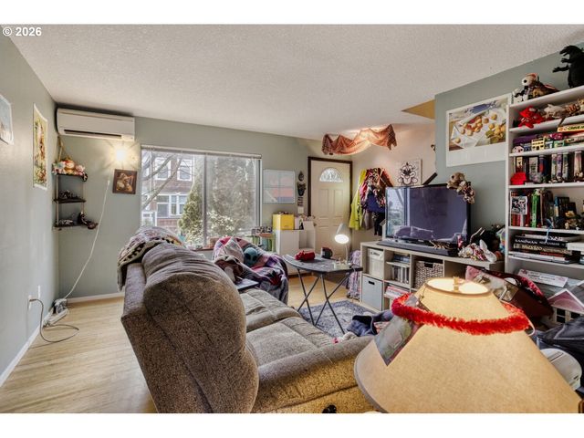 2120 Ne 7TH Ave, Portland, OR 97212