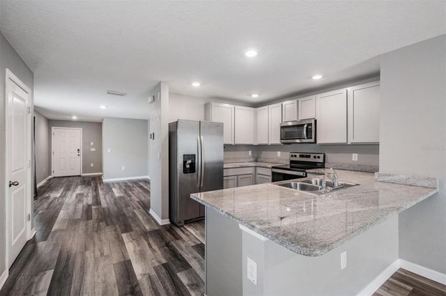 38400 SONNET LANDING AVENUE, Zephyrhills, FL 33540