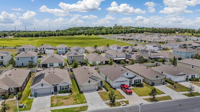 38400 SONNET LANDING AVENUE, Zephyrhills, FL 33540