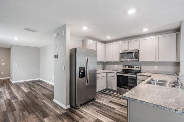 38400 SONNET LANDING AVENUE, Zephyrhills, FL 33540