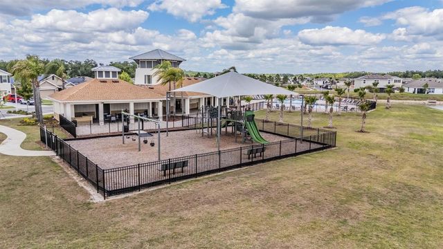 38400 SONNET LANDING AVENUE, Zephyrhills, FL 33540