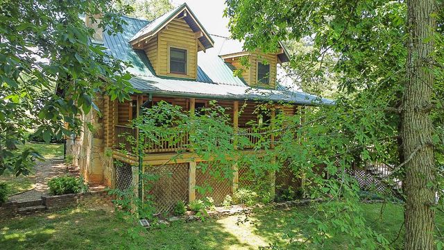 1351 Willow Creek Lane, Sevierville, TN 37876