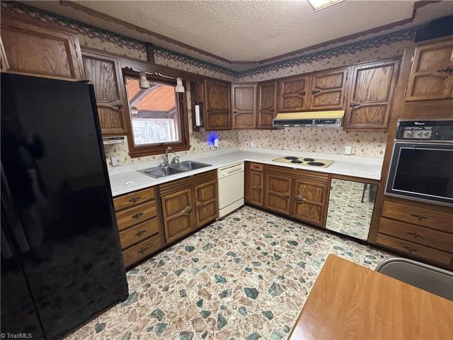 1695 Mizpah Church Road, Rural Hall, NC 27045