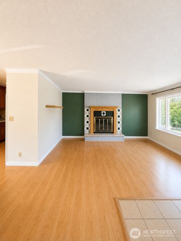 31245 9th Avenue S, Federal Way, WA 98003