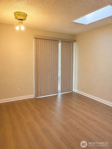 31245 9th Avenue S, Federal Way, WA 98003