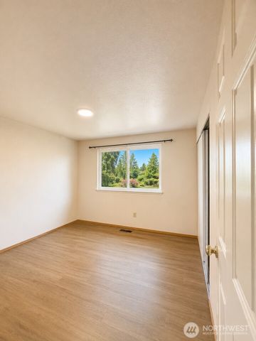 31245 9th Avenue S, Federal Way, WA 98003