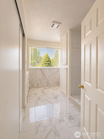 31245 9th Avenue S, Federal Way, WA 98003