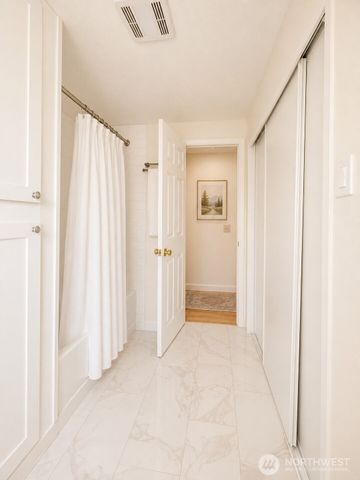 31245 9th Avenue S, Federal Way, WA 98003