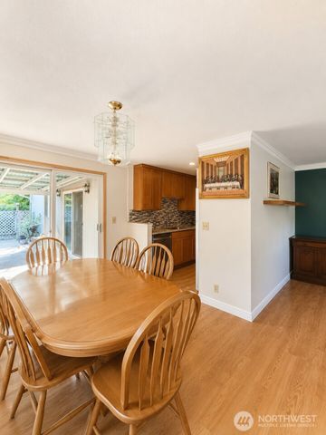 31245 9th Avenue S, Federal Way, WA 98003