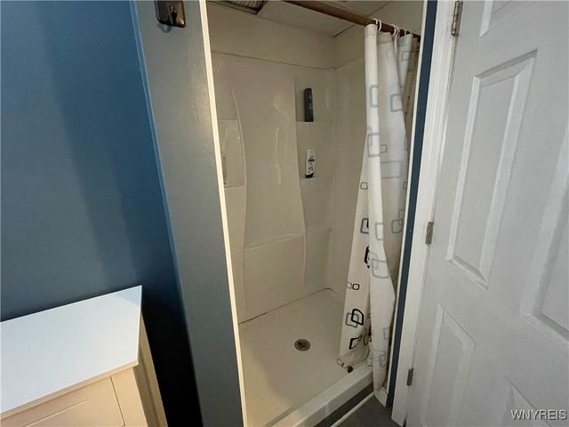 5708 Aaron Drive, Lockport Town, NY 14094