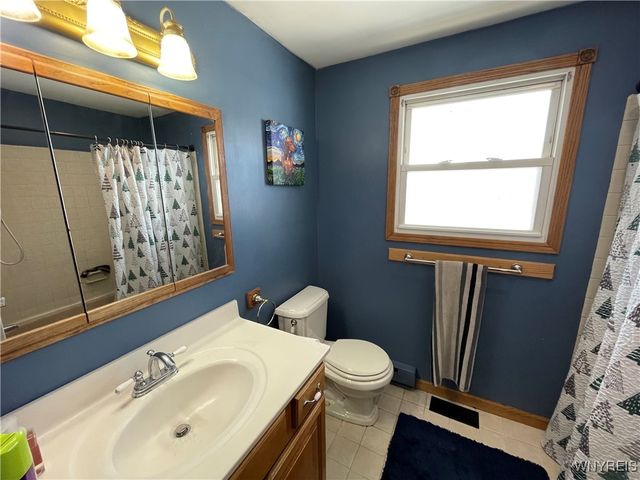 5708 Aaron Drive, Lockport Town, NY 14094