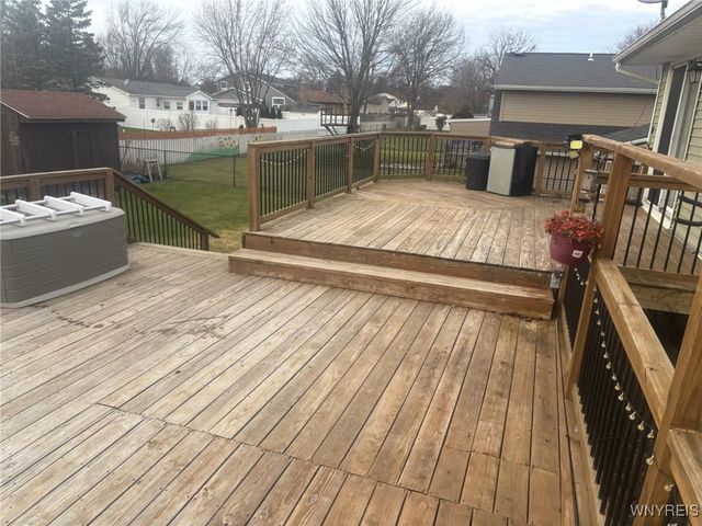 5708 Aaron Drive, Lockport Town, NY 14094